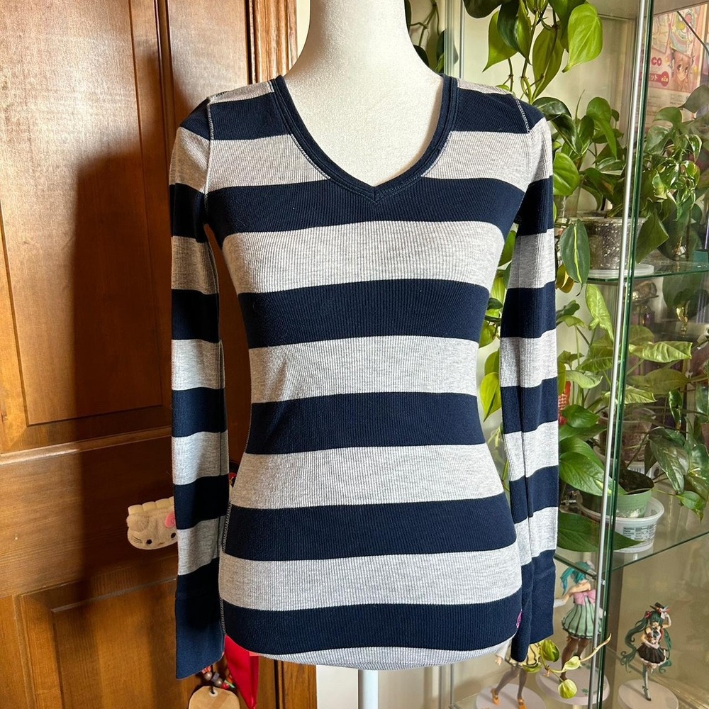 Y2K Aeropostale Women's Striped V-Neck Long Sleeve Thermal Henley Top Small - Picture 1 of 5